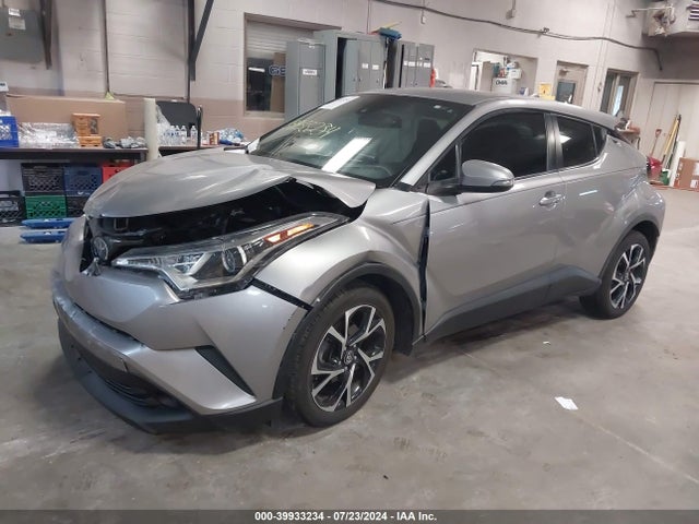 Toyota C-HR XLE 2018 NMTKHMBX1JR010178 Image 2