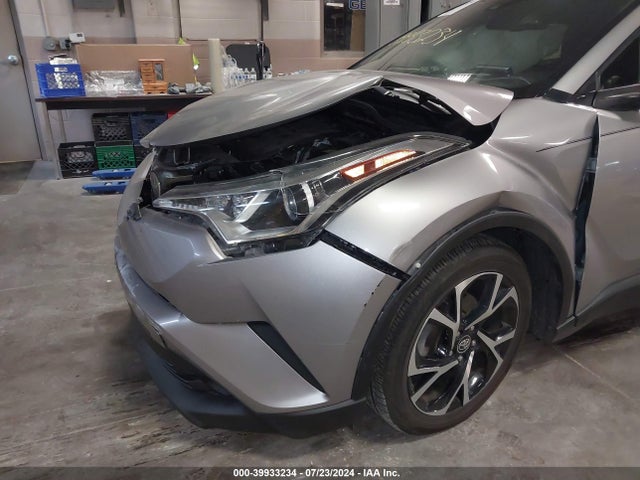 Toyota C-HR XLE 2018 NMTKHMBX1JR010178 Image 6