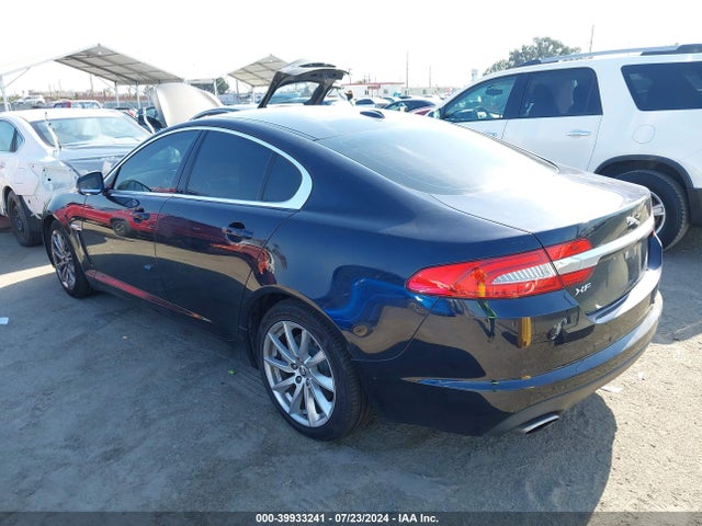 2012 JAGUAR XF SAJWA0FBXCLS36238 Photo 2