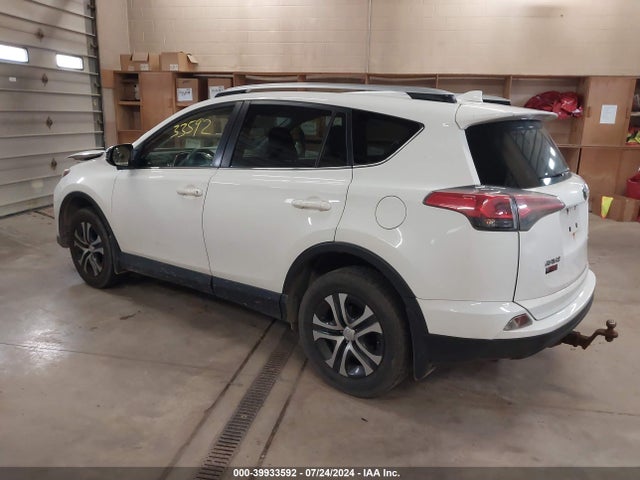 Toyota RAV4 LE 2016 JTMBFREV2GJ096024 Image 3