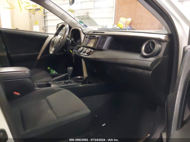 Toyota RAV4 LE 2016 JTMBFREV2GJ096024 Image 5