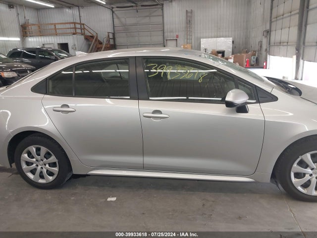 Toyota COROLLA LE 2022 JTDEPMAE6N3006619 Image 14