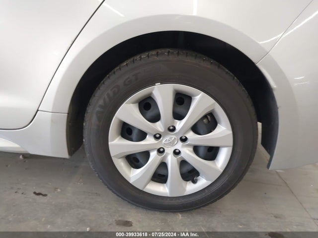 Toyota COROLLA LE 2022 JTDEPMAE6N3006619 Image 12