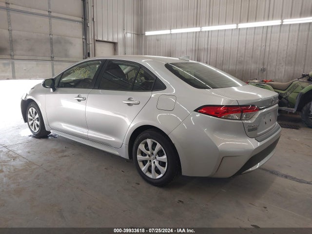 Toyota COROLLA LE 2022 JTDEPMAE6N3006619 Image 3