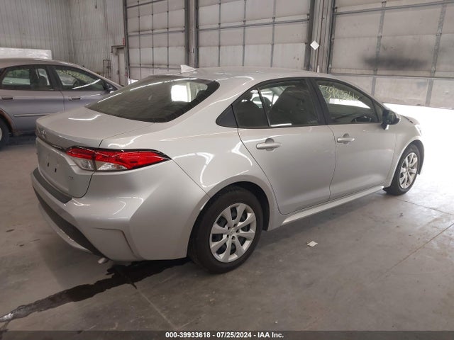 Toyota COROLLA LE 2022 JTDEPMAE6N3006619 Image 4