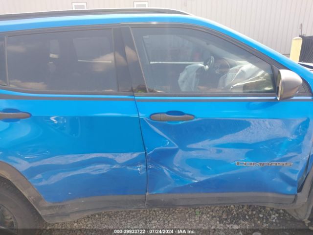 3C4NJDAB7JT284449 Jeep Compass Sport