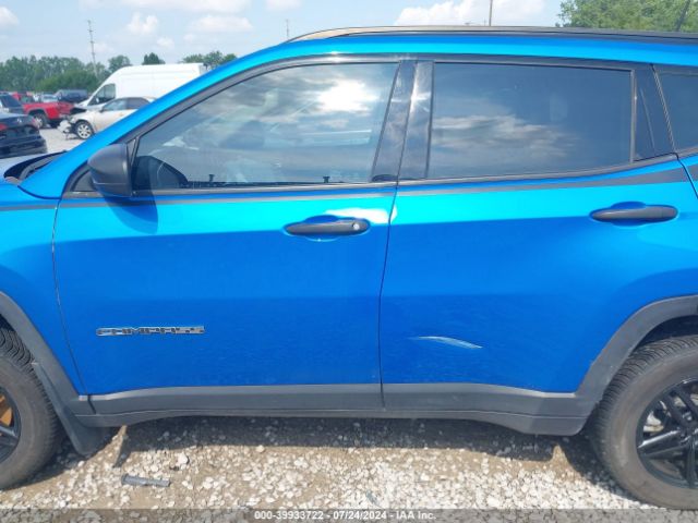 3C4NJDAB7JT284449 Jeep Compass Sport