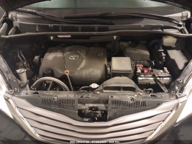 5TDYZ3DC6HS812619 Toyota Sienna Xle 8 Passenger