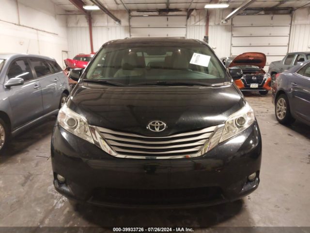 5TDYZ3DC6HS812619 Toyota Sienna Xle 8 Passenger