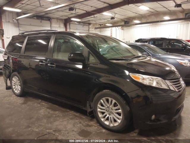 5TDYZ3DC6HS812619 Toyota Sienna Xle 8 Passenger