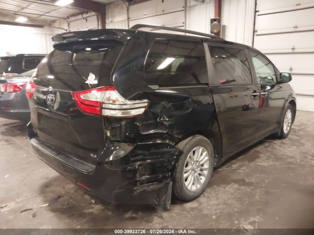 5TDYZ3DC6HS812619 Toyota Sienna Xle 8 Passenger
