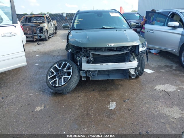 3C4NJCCB8JT488524 Jeep Compass Limited Fwd