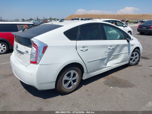 Toyota Prius Three 2014 JTDKN3DU9E1778176 Image 4