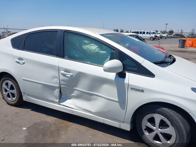 Toyota Prius Three 2014 JTDKN3DU9E1778176 Image 6