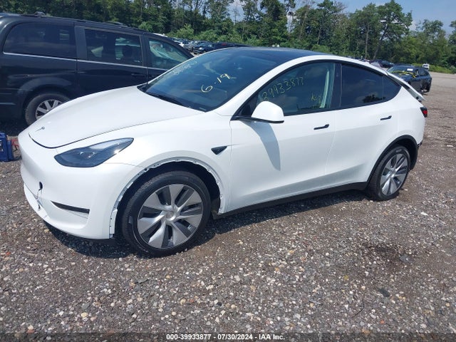 2024 TESLA MODEL Y 7SAYGDEE3RA290985 Photo 1