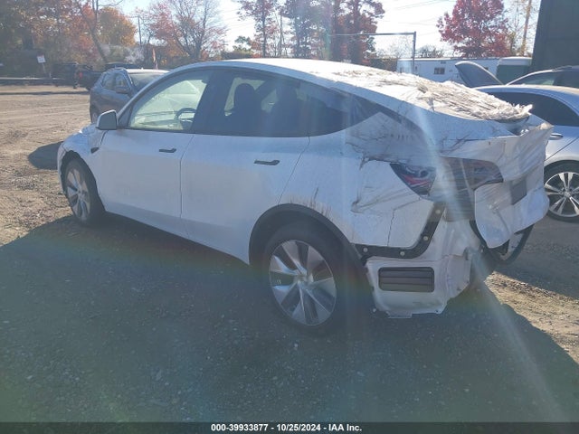 2024 TESLA MODEL Y 7SAYGDEE3RA290985 Photo 2