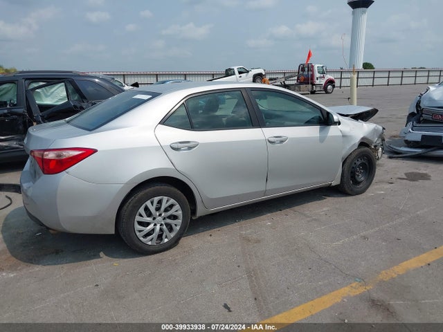 Toyota COROLLA LE 2017 2T1BURHE4HC899156 Image 4