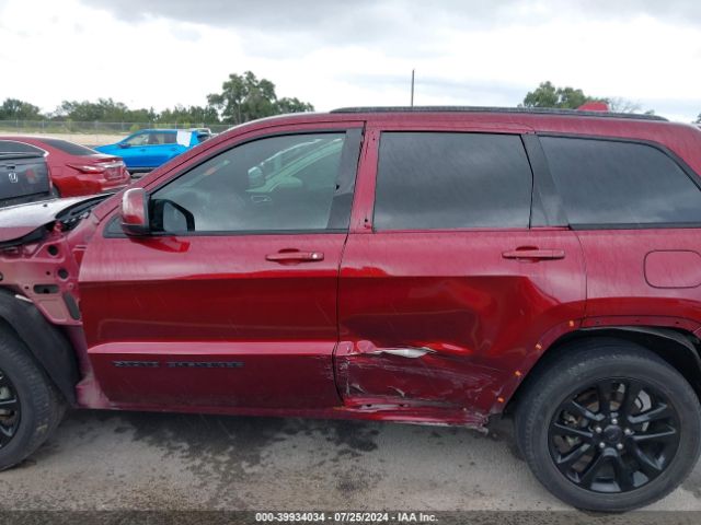 1C4RJEAG4JC158807 Jeep Grand Cherokee Altitude 4x2