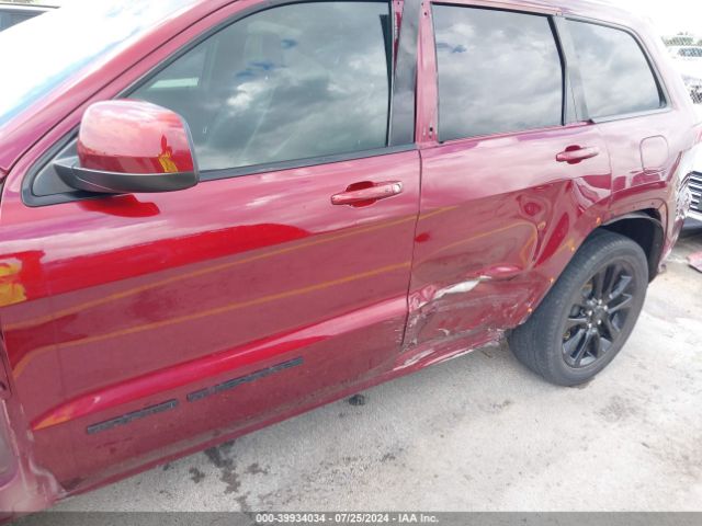1C4RJEAG4JC158807 Jeep Grand Cherokee Altitude 4x2