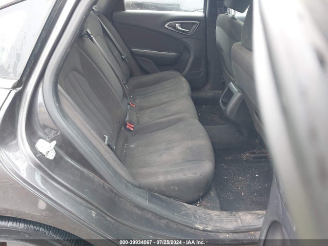1C3CCCAB8GN136948 Chrysler 200 Limited