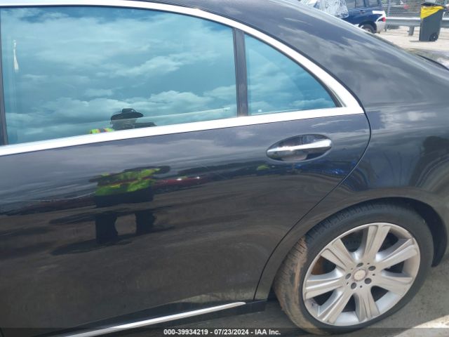 Mercedes-Benz S 550 2014 WDDUG8CB8EA008072 Image 17