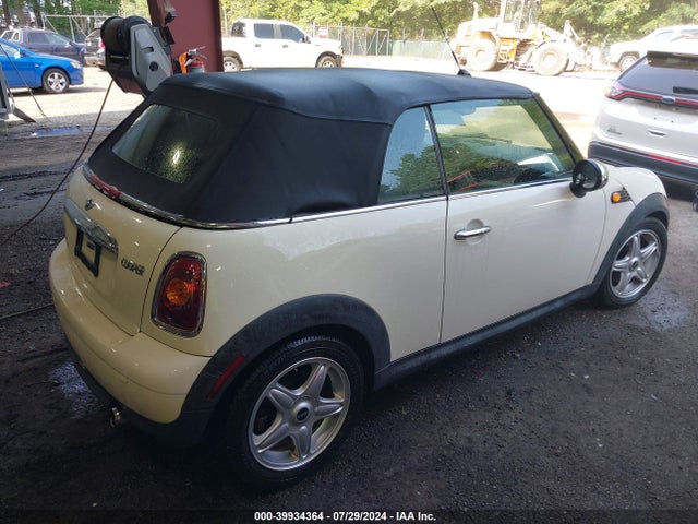 2010 MINI COOPER WMWMR3C5XATU97197 Photo 3