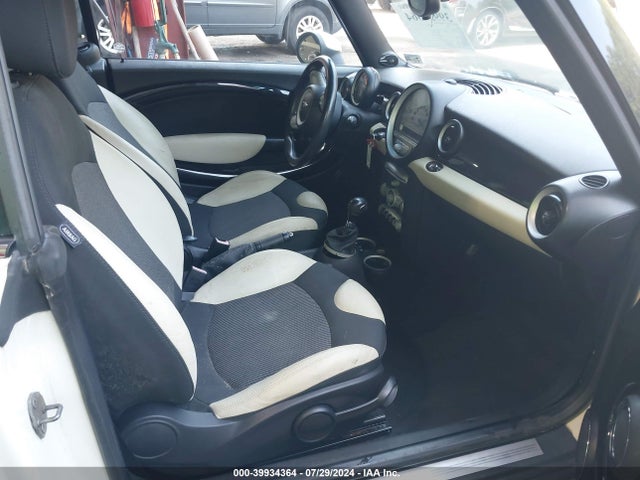 2010 MINI COOPER WMWMR3C5XATU97197 Photo 4
