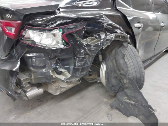 1N4AA6APXJC392457 Nissan Maxima 3.5 Sv