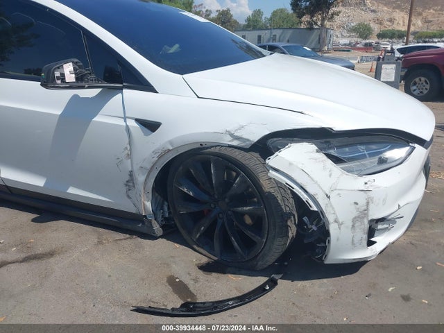 Tesla MODEL X 2019 5YJXCDE29KF207773 Image 28