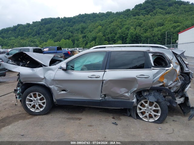 Jeep Cherokee Latitude 2016 1C4PJMCB5GW335049 Image 14