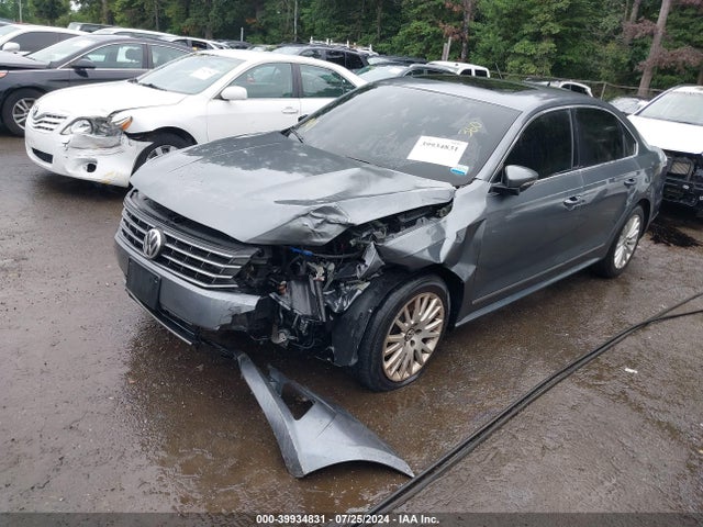 1VWBT7A33HC023832 Volkswagen Passat 1.8t Se