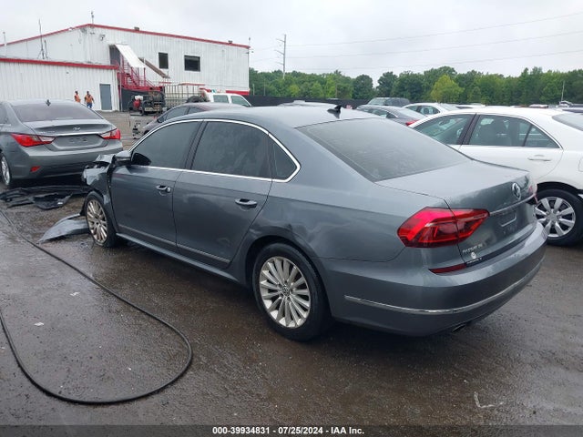 1VWBT7A33HC023832 Volkswagen Passat 1.8t Se