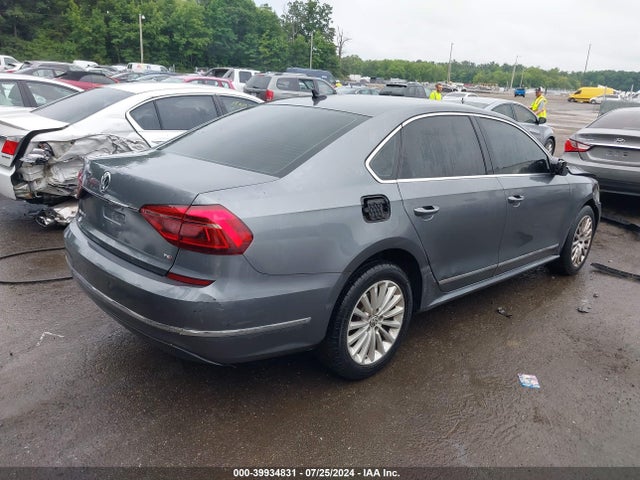 1VWBT7A33HC023832 Volkswagen Passat 1.8t Se
