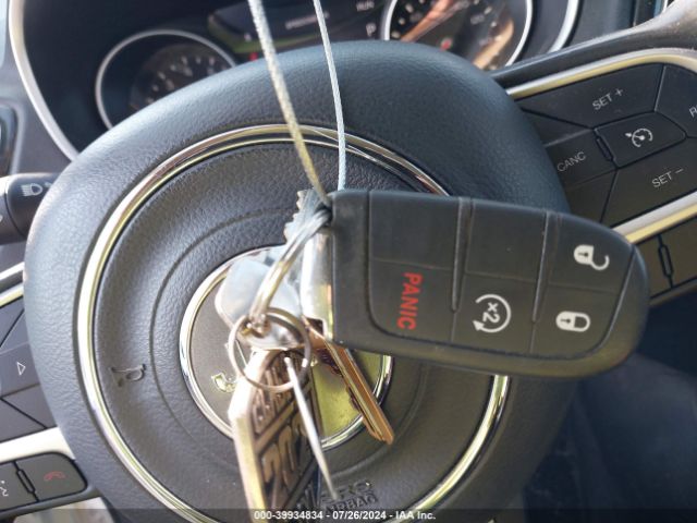 3C4NJDCB9JT330103 Jeep Compass Limited 4x4