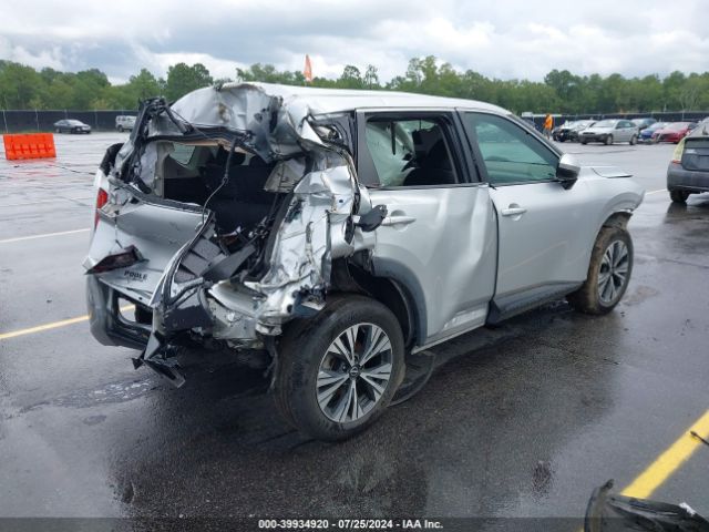 5N1BT3BBXNC681477 Nissan Rogue Sv Intelligent Awd