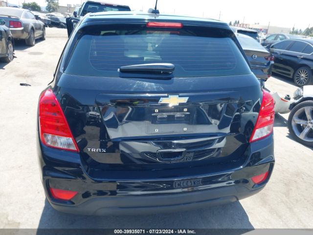 3GNCJKSB4KL303784 Chevrolet TRAX LS