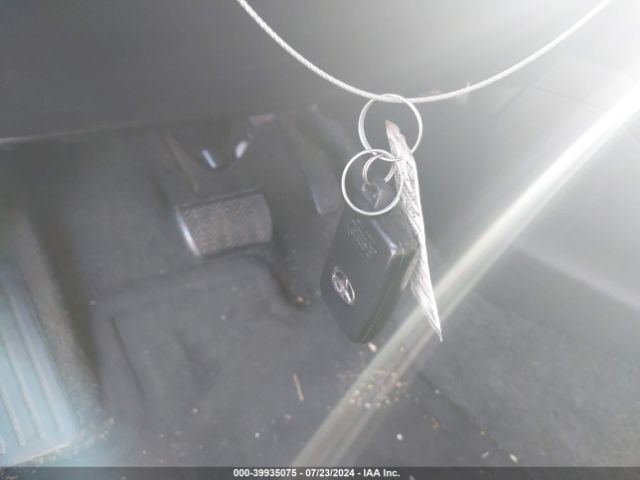 JTDZN3EU5FJ033858 Toyota Prius V Five