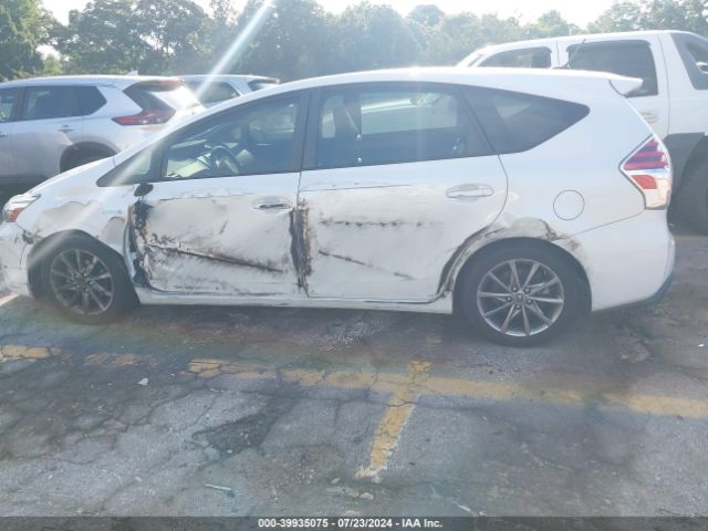 JTDZN3EU5FJ033858 Toyota Prius V Five