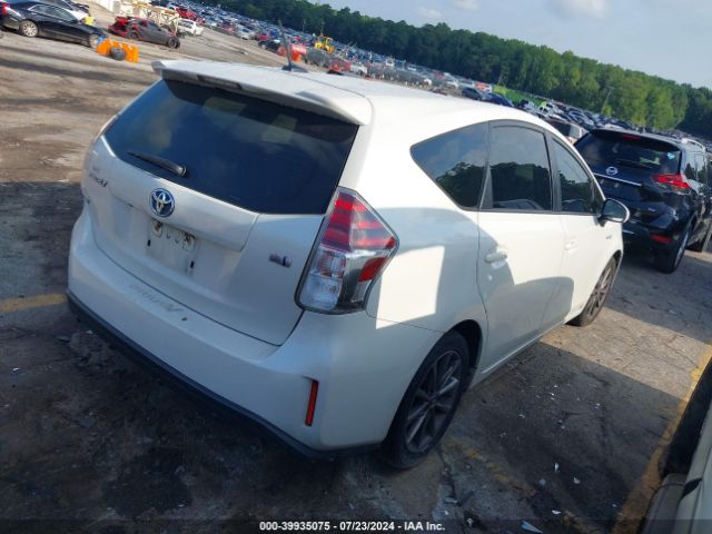 JTDZN3EU5FJ033858 Toyota Prius V Five