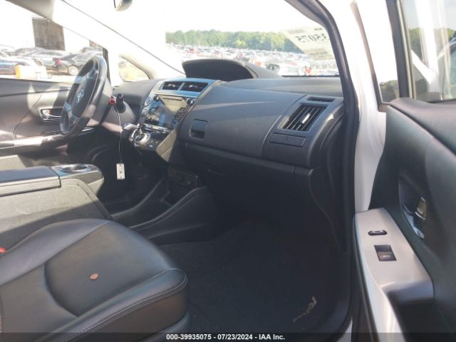 JTDZN3EU5FJ033858 Toyota Prius V Five