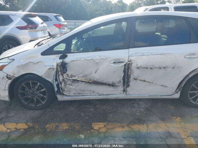 JTDZN3EU5FJ033858 Toyota Prius V Five