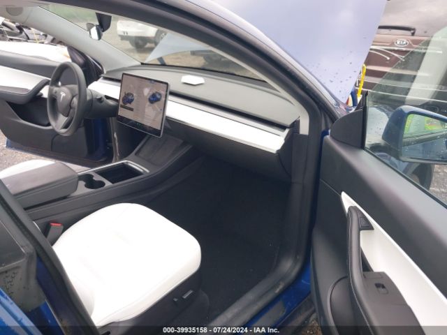 2021 TESLA MODEL Y 5YJYGDEE8MF286522 Photo 4