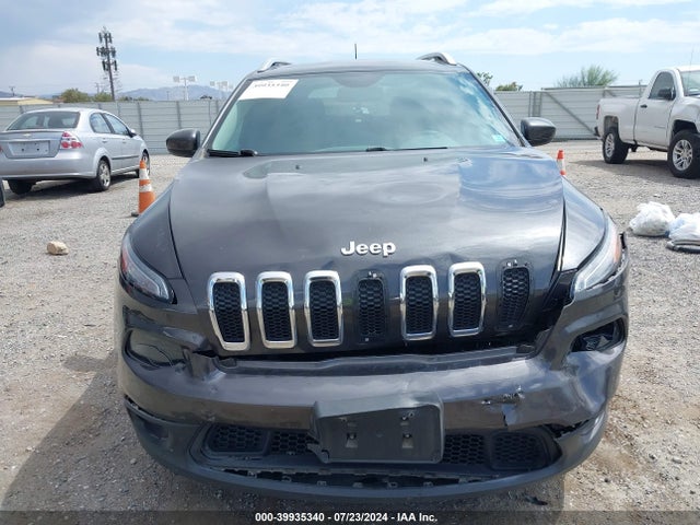 1C4PJLCB4HW517093 Jeep Cherokee Latitude Fwd