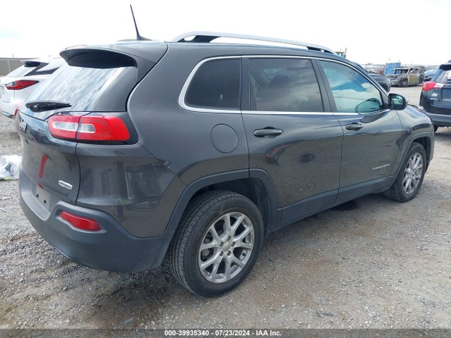 1C4PJLCB4HW517093 Jeep Cherokee Latitude Fwd