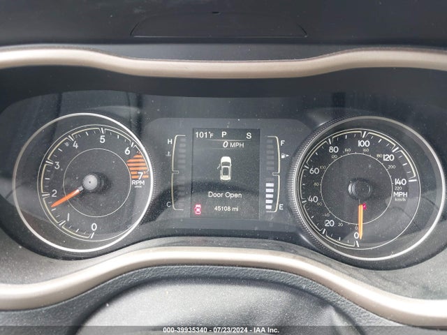 1C4PJLCB4HW517093 Jeep Cherokee Latitude Fwd