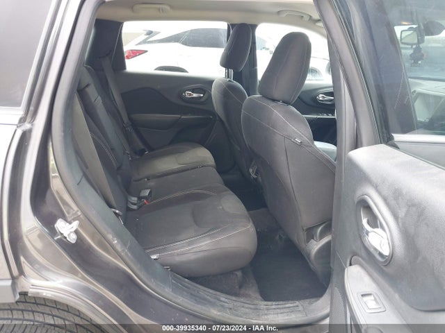 1C4PJLCB4HW517093 Jeep Cherokee Latitude Fwd