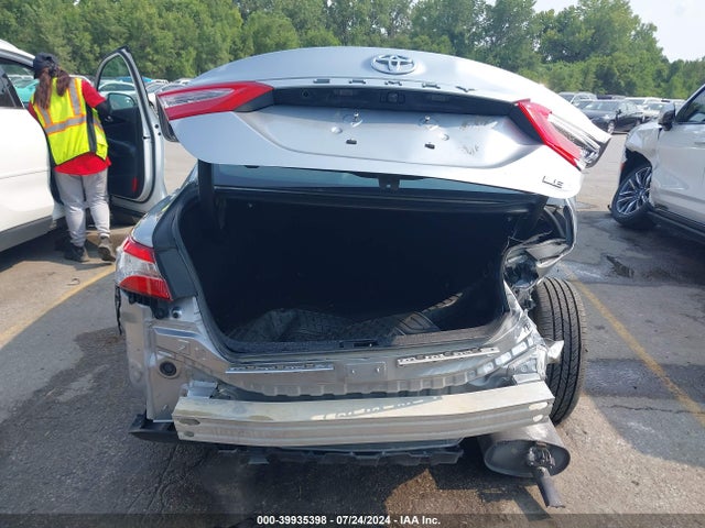 Toyota CAMRY LE 2018 4T1B11HK8JU095706 Image 16