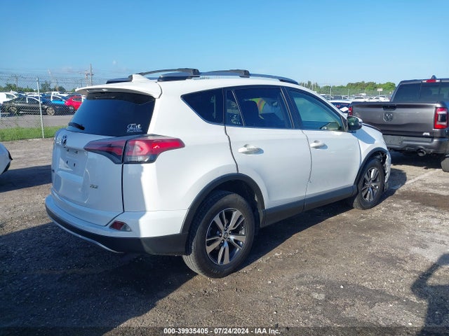 Toyota Rav4 Xle 2016 JTMWFREV6GD090842 Image 4