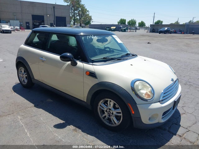 2011 MINI COOPER WMWSU3C52BT094371 Photo 0