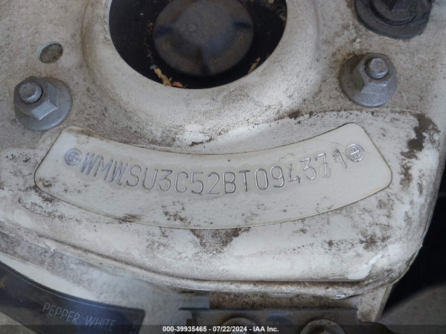 2011 MINI COOPER WMWSU3C52BT094371 Photo 8